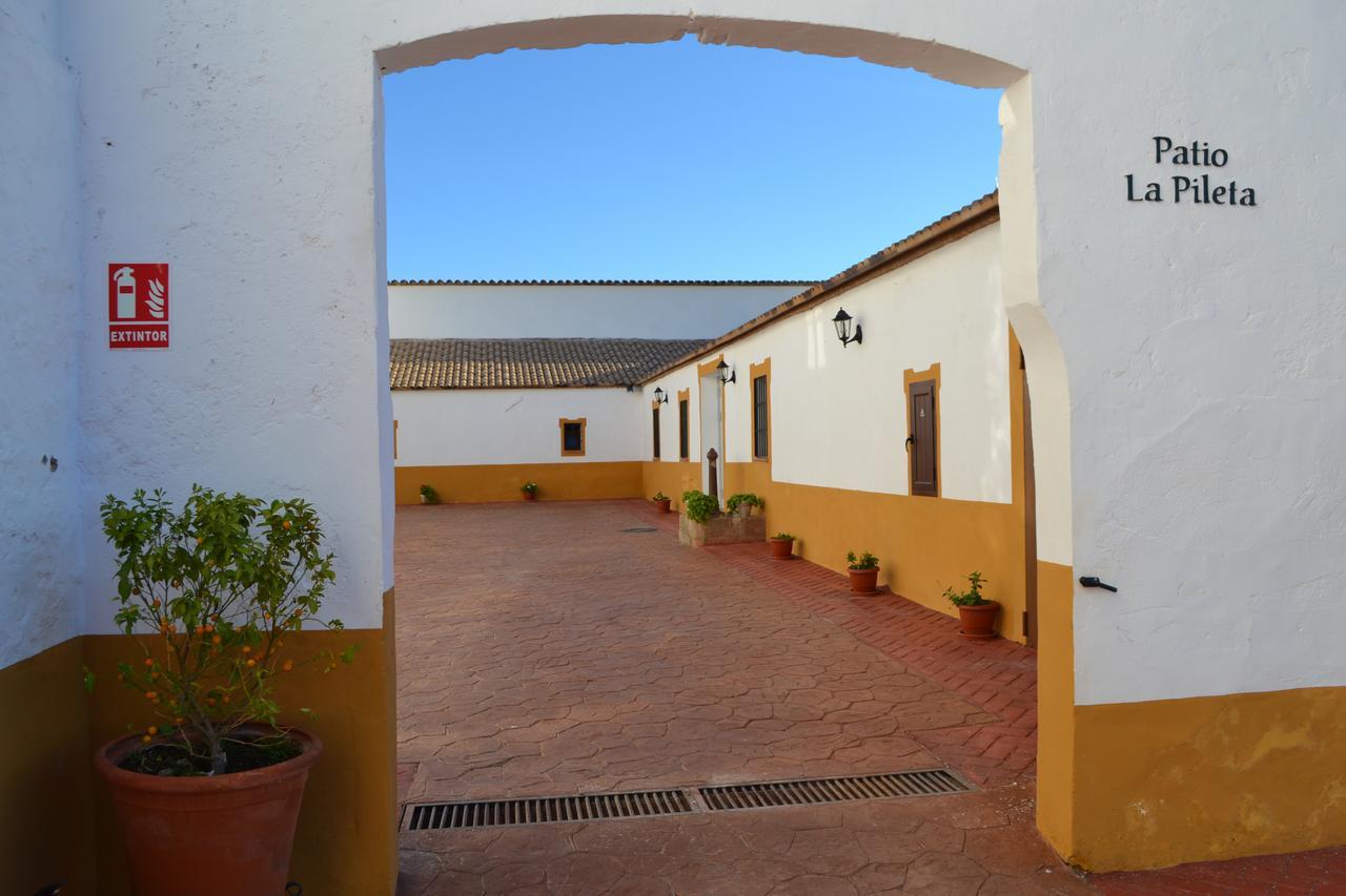 Hotel La Giralda Burguillos Del Cerro Exterior foto